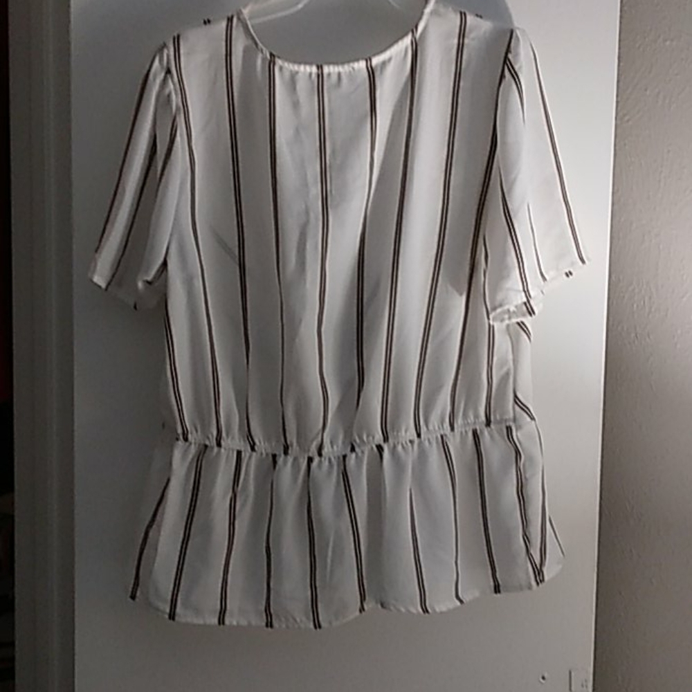 Blouse - Picture 2 of 2